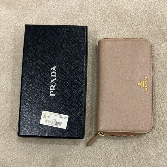 PRADA Saffiano long Wallet - Picture 4 of 15